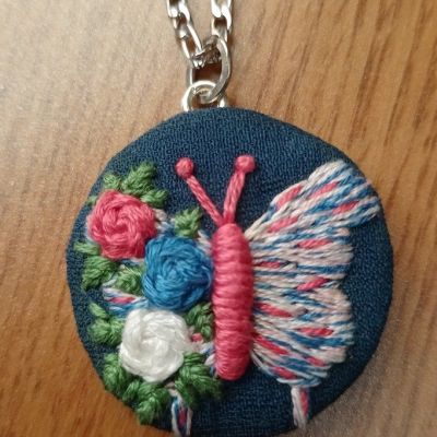 Embroidery necklace