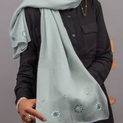 Handmade scarf  embroidered in SIWA