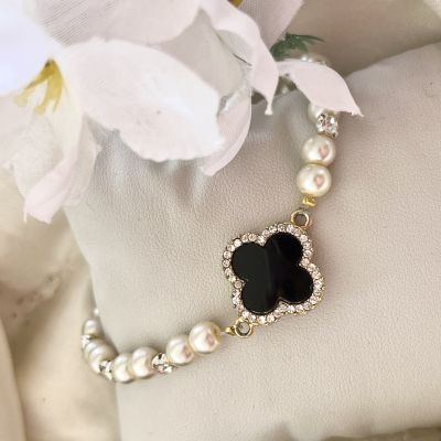 Van cleef pearls bracelet 