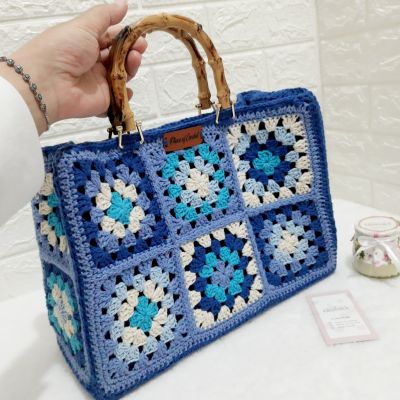 Elegant crochet bag