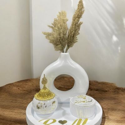 Decorative tray set with vase