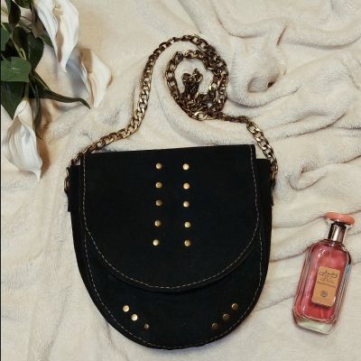 "Handmade natural suede leather bag! If you're looking for a chic and simple bag that combines elegance and quality, this bag is 100% handmade