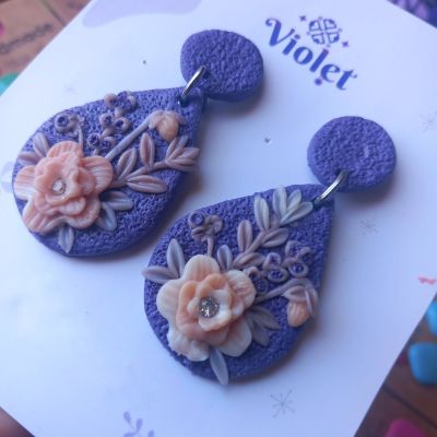 Violet boque earring 