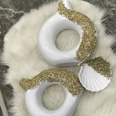 Distinctive 3-piece white decor set with gold stones