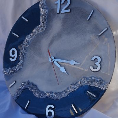 Resin wall clock