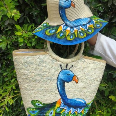 Beach bag and cap 